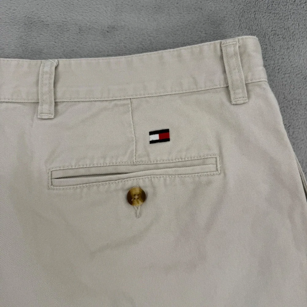Vintage Tommy Hilfiger Mens 38 Khaki Chino Shorts Pleated Cotton Twill Beige